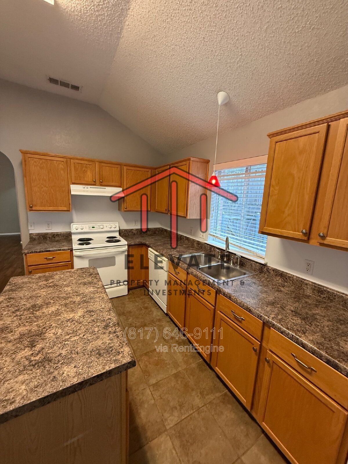 Charming 3 Bedroom Haven with 2 Full Baths in Fort Worth. Spacious 1748 Sq. Ft. Retreat on Comfort Drive! property image