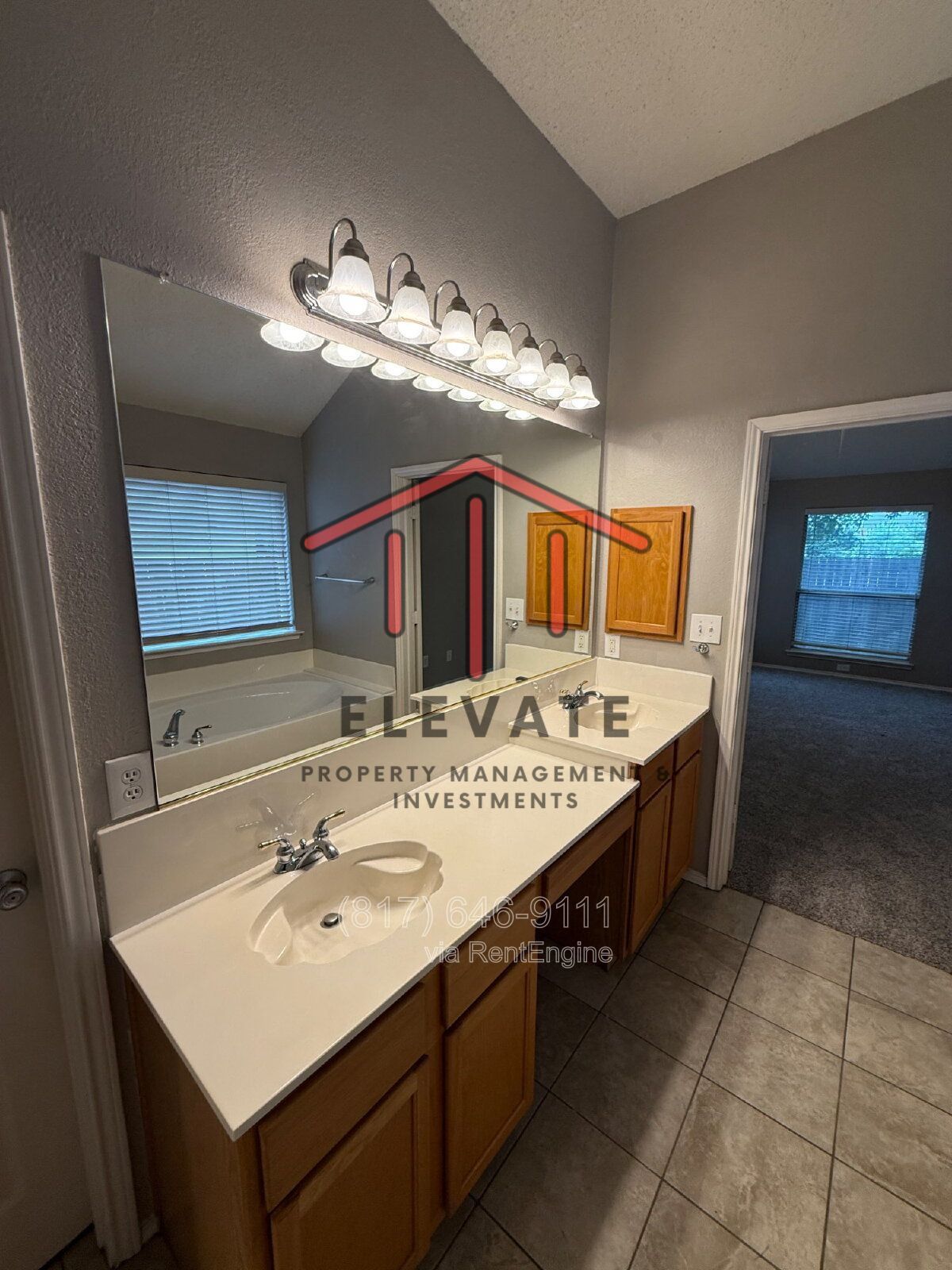Charming 3 Bedroom Haven with 2 Full Baths in Fort Worth. Spacious 1748 Sq. Ft. Retreat on Comfort Drive! property image