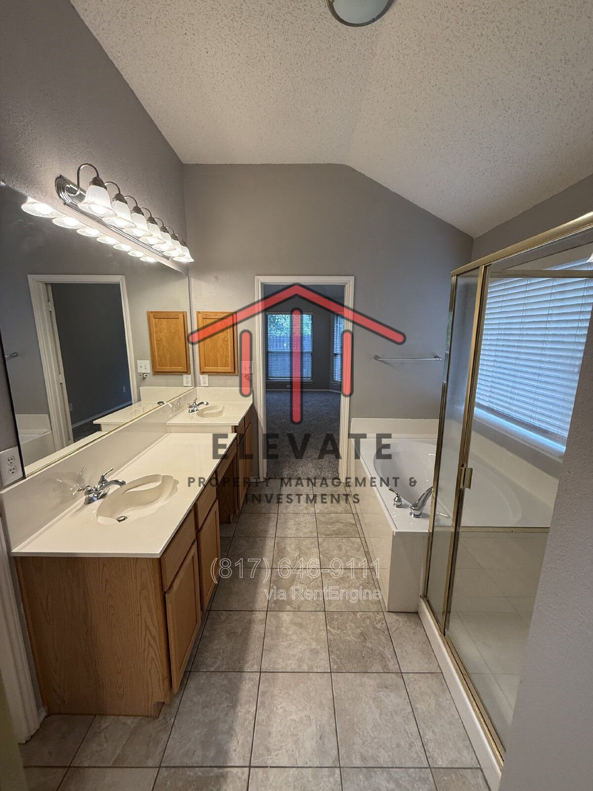 Charming 3 Bedroom Haven with 2 Full Baths in Fort Worth. Spacious 1748 Sq. Ft. Retreat on Comfort Drive! property image