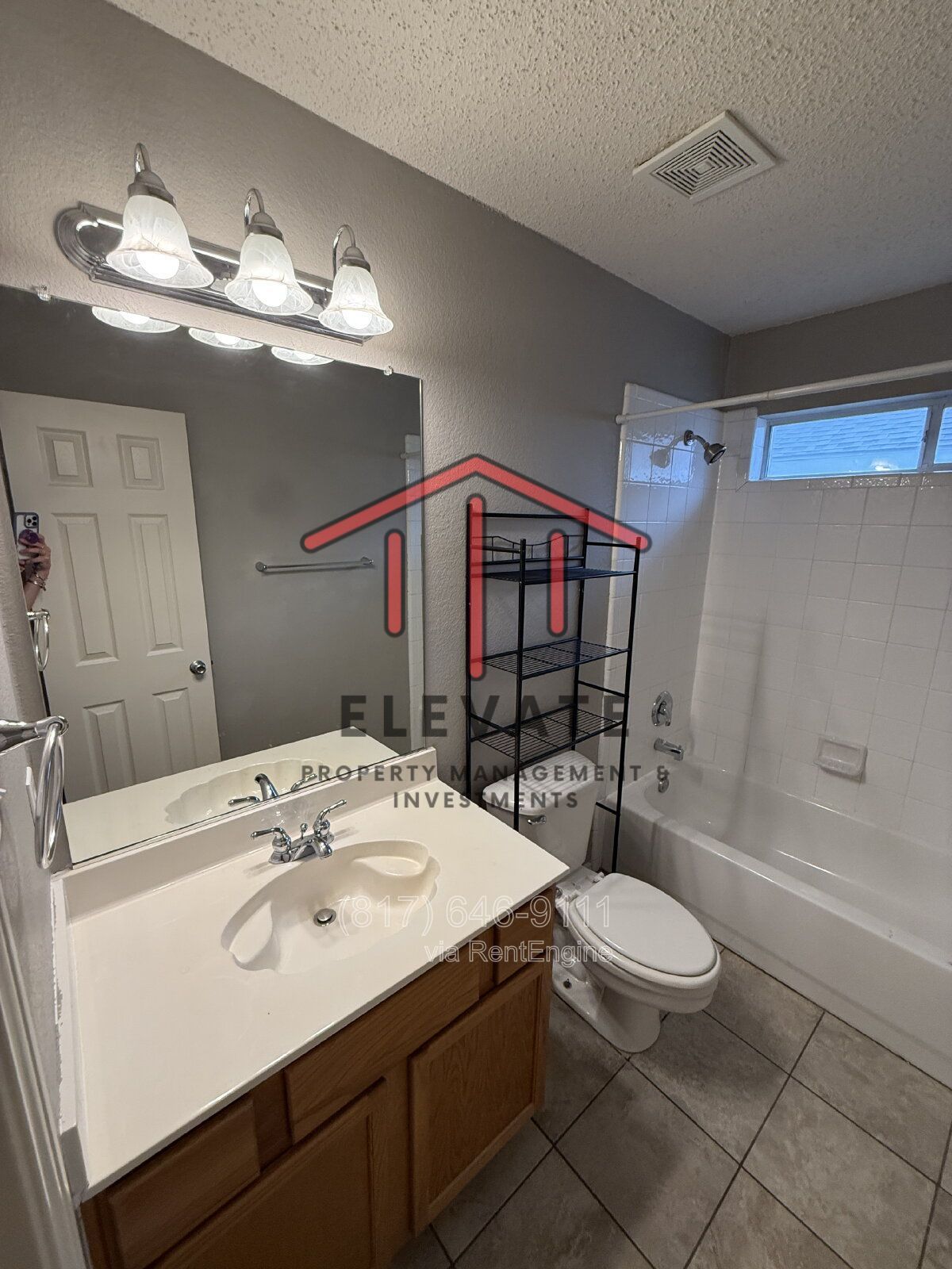 Charming 3 Bedroom Haven with 2 Full Baths in Fort Worth. Spacious 1748 Sq. Ft. Retreat on Comfort Drive! property image